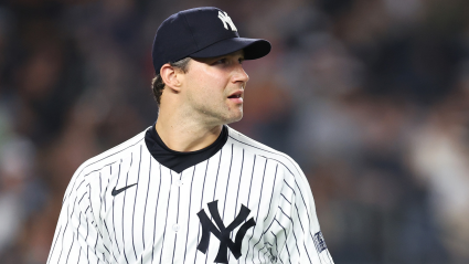 Los Yankees podrían robarle un ex relevista a los Red Sox.