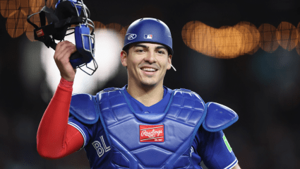 El novato de los Blue Jays complica el regreso de Kirk.