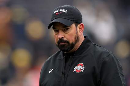 Ohio State y Ryan Day reciben malas noticias sobre el compromiso del mariscal de campo de 4 estrellas.