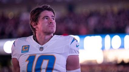 Justin Herbert habla con franqueza sobre la incorporación de Mike McDaniel a los Chargers.
