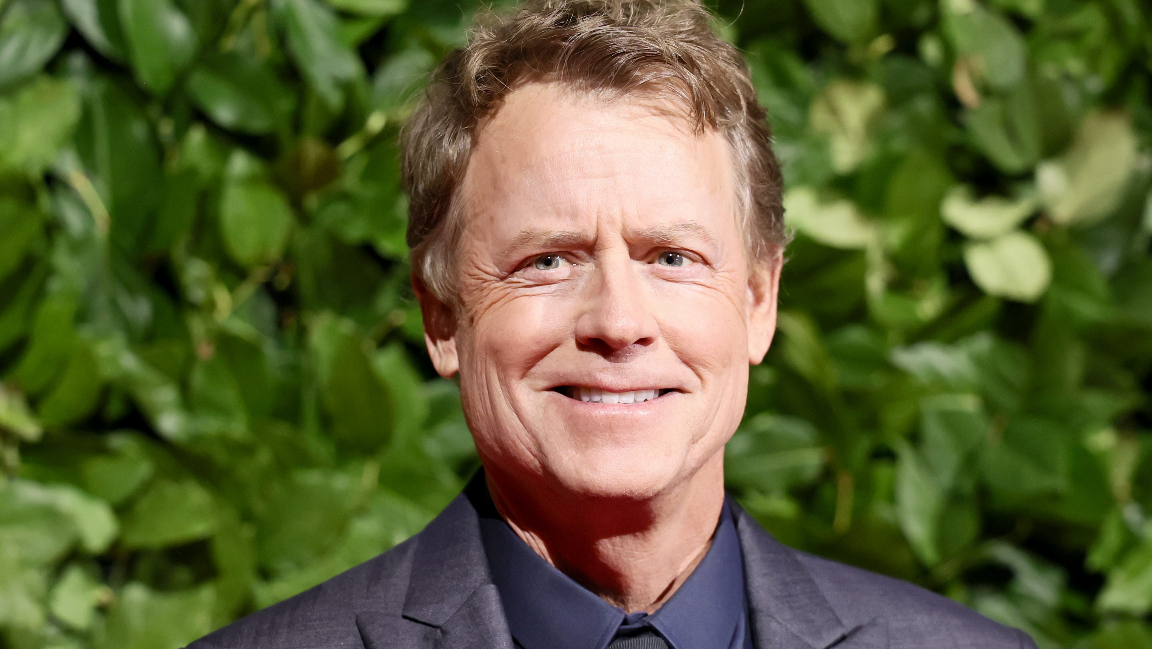 Greg Kinnear, de 62 años, hizo una aparición poco común en los Premios Gotham de Televisión 2026.