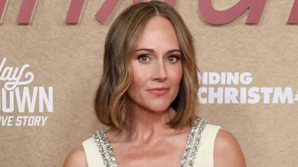 Nikki DeLoach, de Hallmark, comparte valientemente sus problemas con los trastornos alimenticios y la dismorfia corporal, inspirando a sus fans.