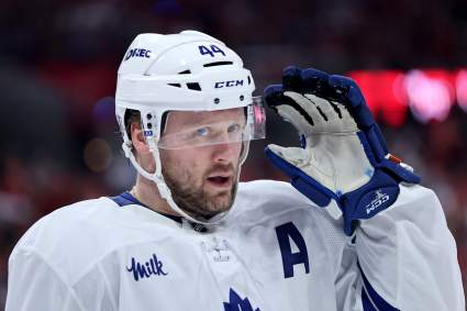 Según los rumores, los Maple Leafs no traspasarán a Rielly en un futuro próximo.
